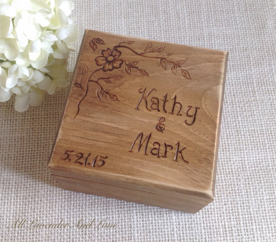 Mariage - Ring Bearer Box with Wedding Ring Pillow, Wood Ring Box Personalized