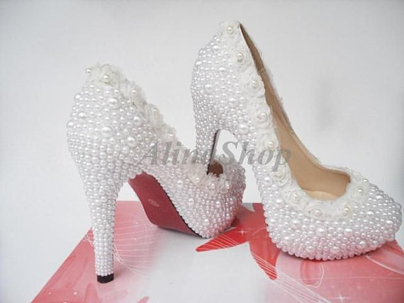 Mariage - Lace Bridal Wedding Shoes ivory Pearls White Lace Bridal Shoes ivory prom shoe lace bridal shoes wedding heel pearl with lace handmade shoes