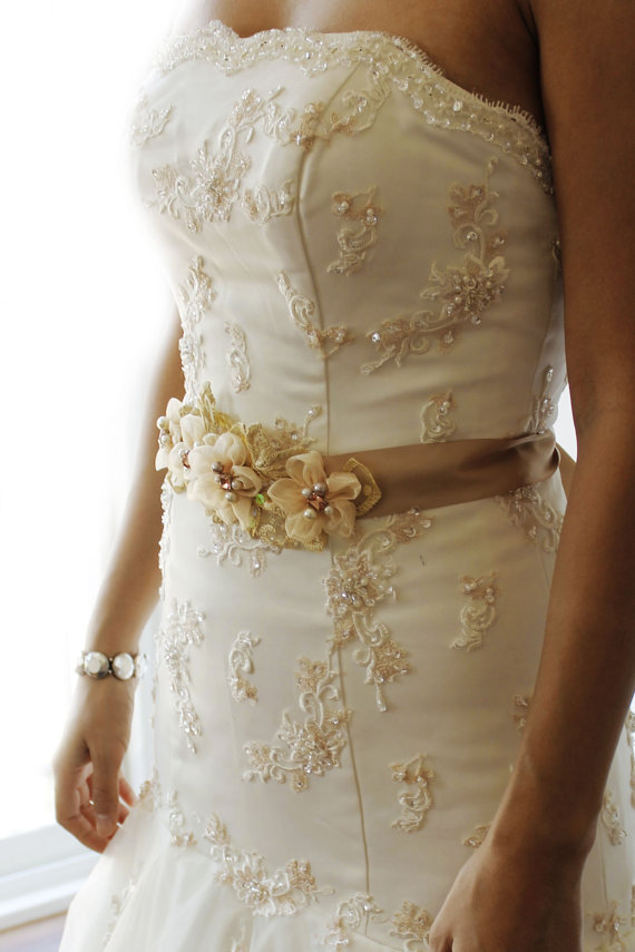 Свадьба - Beautiful Champagne Wedding Dress, Bridal Gown, Sample Sale