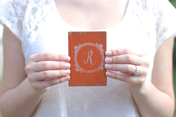 زفاف - Rustic Ring Bearer Pillow Book - Personalized Monogram - Rustic Weddings - (RB-24)