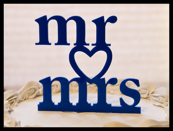 Wedding - Wedding Cake Topper Mr and Mrs with Heart
