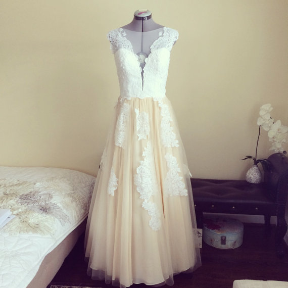 زفاف - One of a kind wedding dress- soft white champagne dress -size S- ready to wear