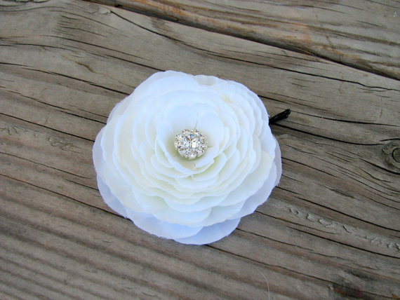 Свадьба - Bridal White Flower Hair Clip Flower Fascinator White Ranunculus Wedding Accessory Hair Piece,Rhinestone Crystal Floral Hair Pin