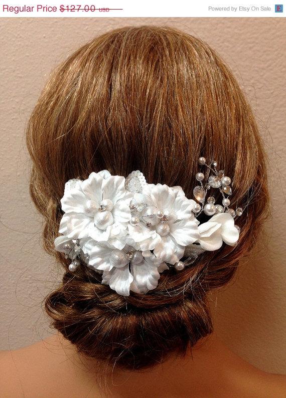 زفاف - Bridal headpiece, white bridal hair jewelry, pearl crystal Rhinestone comb, Bridal Hair Comb, Wedding hair accessory, Bridal fascinator