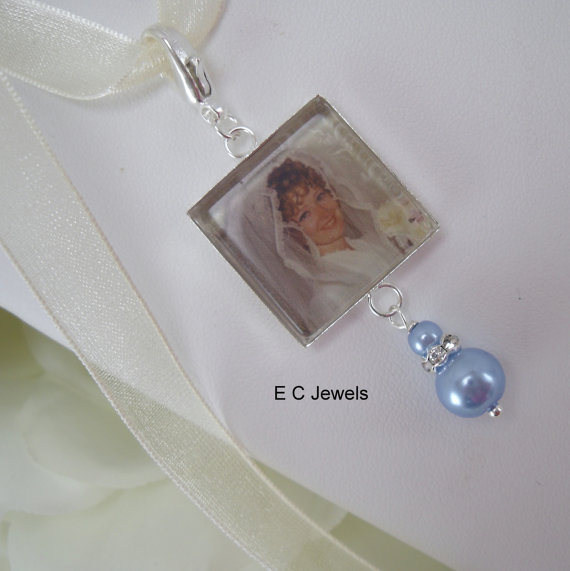 Свадьба - Custom Bouquet Charm with a Pearl Drop - Pick your color