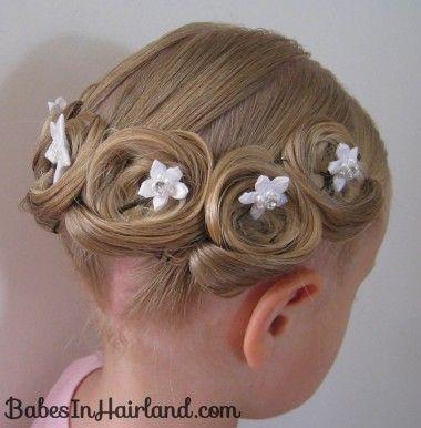 Hochzeit - 23 Quick & Easy Hairstyles For Little Girls