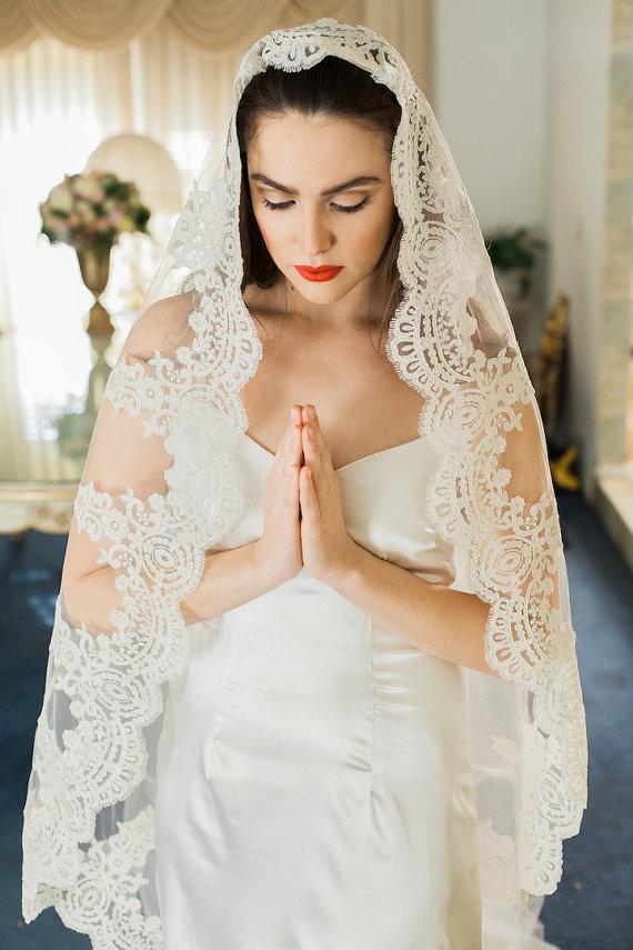 Mariage - Sofia Veil - Mantilla Veil - Lace Cathedral Veil - Bridal Veil - Wedding Veil - Traditional Veil