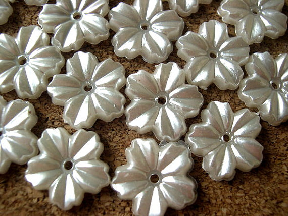 زفاف - 30 Flowers beads perelized white plastic 13mm