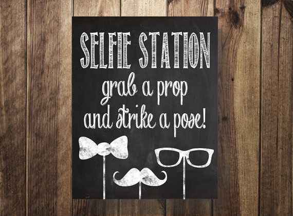 Mariage - Selfie Station Sign -  Grab a Prop Strike a Pose