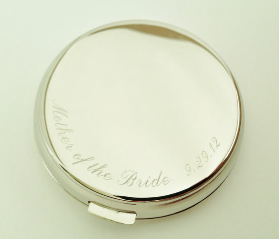 Hochzeit - Engraved Compact Mirror - Personalized Bridesmaid, Mother of the Bride Gift