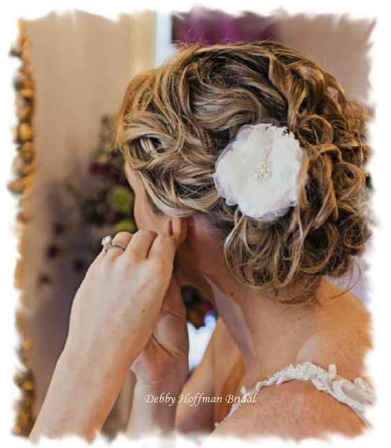 زفاف - Floral Hair Comb, Small Bridal Flower, Wedding Flower Hair Clip, Brooch with Pearls, Swarovski Crystals, No 1002F2.5, Wedding Hair Accessory