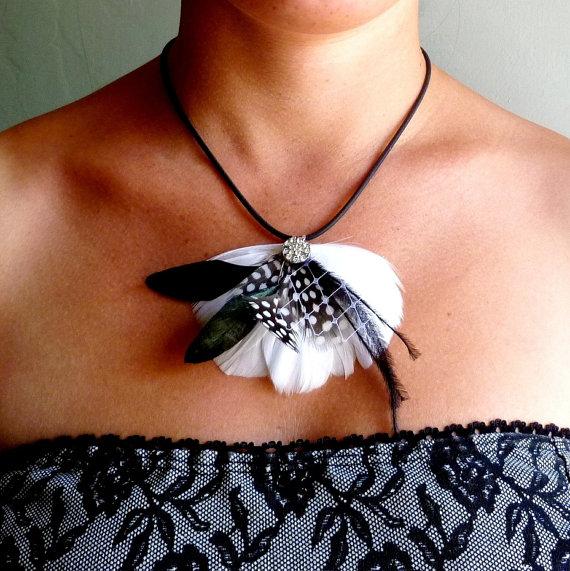 زفاف - White and Black Statement Bridal Feather Necklace - CHRISTY - Black and White Bib Necklace - Made to Order