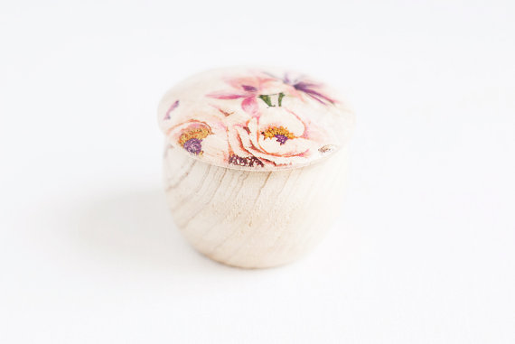 زفاف - Tiny vintage style wooden box "Tender Magnolia" - Wedding box, ring bearer box, jewelry box, pink magnolias, natural, ecofriendly