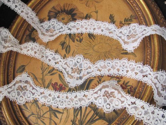Свадьба - Off White Floral Scallop Sewing Lace Trim - 2" Inches Wide - 3 Yards Length  spool