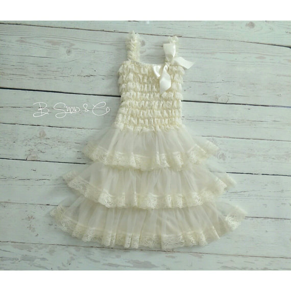Свадьба - Lace Flower Girl Dress, Rustic Flower Girl Dress, Vintage Baby Dress, Beach Country Flower Girl Dress, Vintage Petti Lace Dress, Ivory Dress