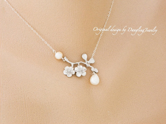 زفاف - Cherry blossom Bridesmaid Gift, Bridesmaid Jewelry, SET OF FOUR, Bridesmaid Necklace,Wedding Jewelry, White Pearl Necklace, Bridal Party