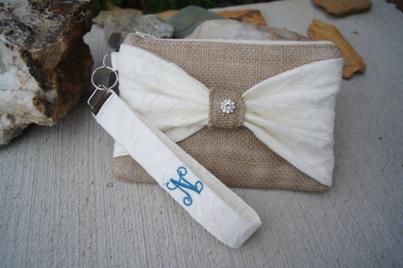 Mariage - Burlap Wristlet - Personalized gift - Bridesmaids Gifts - Wedding Clutch - Burlap - satin lace - Lace Wristlet - Lace Bridesmaids gift