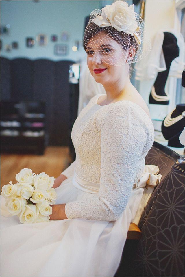 Свадьба - Vintage Wedding Dresses For Girls With Curves: Flaunt It