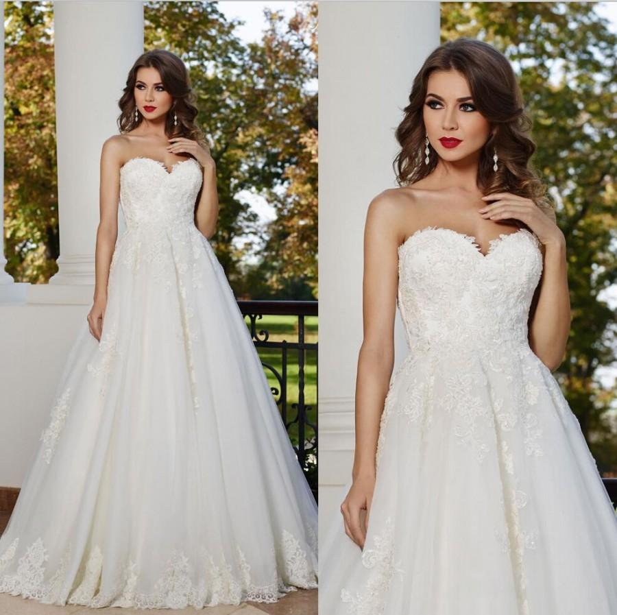 Mariage - 2015 New Arrival Sweetheart Neckline Maya Fashion A-Line Spring Wedding Dresses Tulle Beaded Vintage Applique Sweep Train Bridal Gown Dress Online with $124.61/Piece on Hjklp88's Store 