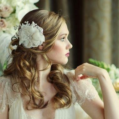 Hochzeit - Verity Flower Bridal Hair Comb Ivory (awj)
