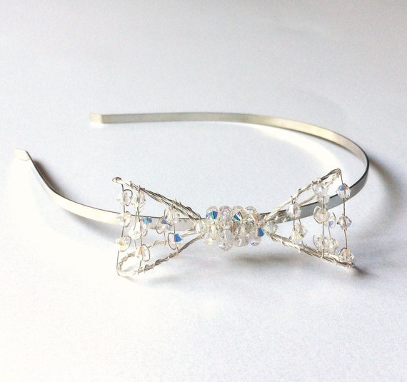 Свадьба - Silver Crystal Bow Hair Band, Sparkly Wire Hair Bow With Swarovski Elements, Bridesmaid Headband, Wedding Side Bow, Flowergirl Alice Band