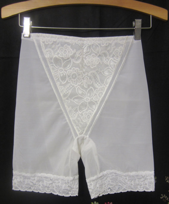زفاف - Traditional White Girdle, Control Top High Waisted Long Shorts by Bali, Womens Vintage Undergarment, Shapewear, Accessories circa 1960s