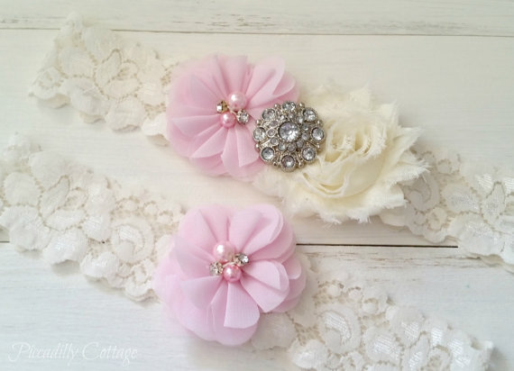 Свадьба - Light Pink Chiffon Wedding Garter Set, Bridal Garter, Garter, Lace Garter, Wedding Garter Belts, Vintage Wedding
