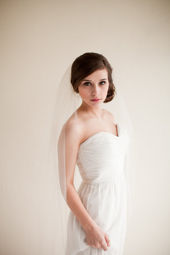 Свадьба - Wedding Veil, Fingertip Length Tulle Veil, Bridal Veil, Tulle Veil, 40 inches - Clara Style 7713