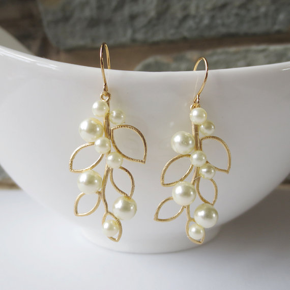 Hochzeit - Pearl Leaf Dangle Earrings, Bridesmaid Gift, Drop, Wedding Jewelry, Bridesmaid Jewelry, Bride, Ivory Champagne, Leaf Pendant, Personalized