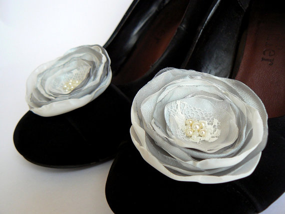 Mariage - Ivory, silver wedding shoe clips (set of 2), bridal shoe clips, silver shoe clips, ivory shoe clips, silver wedding