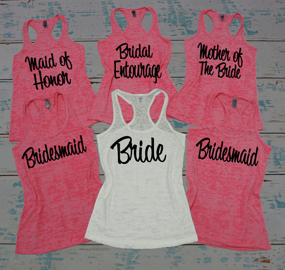 Свадьба - 6 Bridesmaids tank tops S-2XL. Bachelorette Party shirts. Bridal Party tank tops. Script font tank tops for bridesmaids.