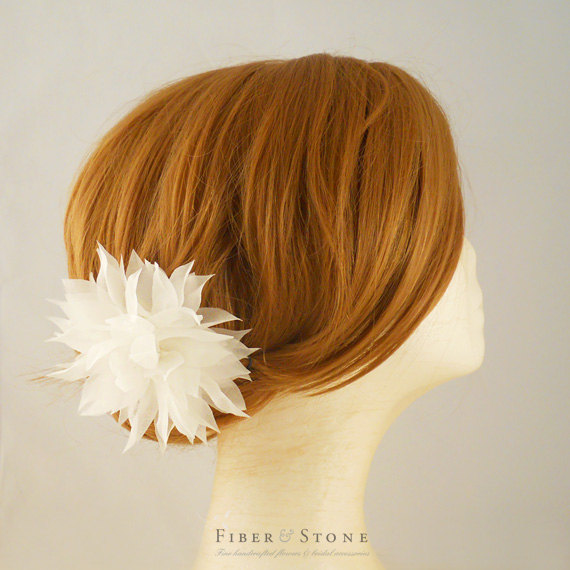 Свадьба - Pure Silk, Ivory Wedding Hair Flower Comb, Floral Wedding Head Piece, Bride Headpiece, Summer Wedding Hair Flower, Bridal Hairpiece