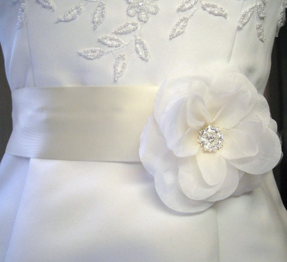 Свадьба - Swarovski Crystal Bridal Sash, Swarovski Crystal Floral Bridal Belt, White Chiffon Organza Rose Sash,Bridesmaid Sashes, Wedding Sashes, hair