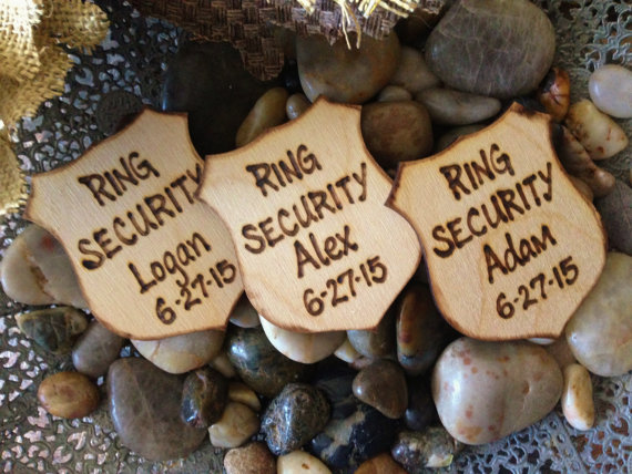 Mariage - Gift for Ring Bearer Ring Security Police Badges Set of 3 - Personalized with Title, Names and Wedding Date Junior Groomsman Usher