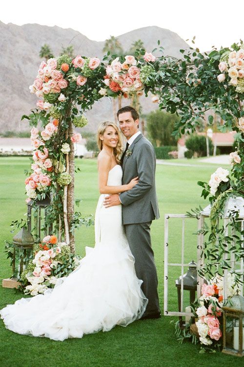 Hochzeit - One Couple's Fresh, Floral Wedding At California's La Quinta Country Club