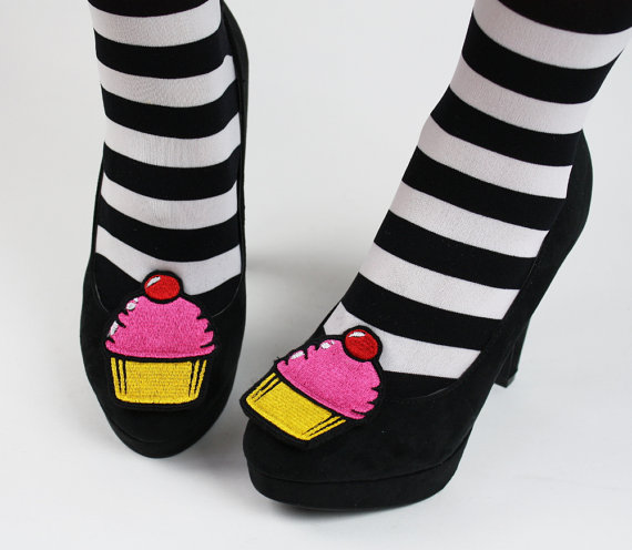 Hochzeit - Cupcake Shoe Clips, Kawaii Shoe Clips Pink or Turquoise