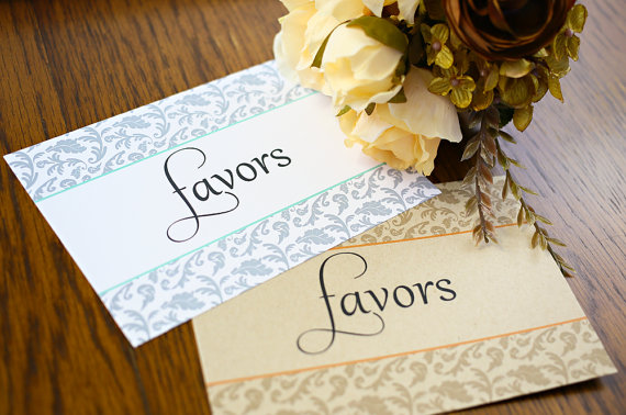 Свадьба - Favors Sign, Wedding Table Sign, Favor Table Sign, Floral Damask Table Sign, Party Table Sign, Bridal Shower Table Sign - Size 5 x 7