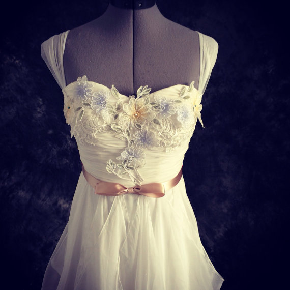 زفاف - Perfect soft white chiffon and lace wedding dress-illusion straps with sweetheart neckline-made to order