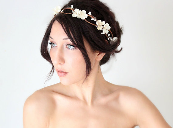 Hochzeit - Flower Crown, Ivory Wedding Flower Headband, hair flower, fairy wedding hair, hair accessory, flower girl - ANABELLE - by DeLoop