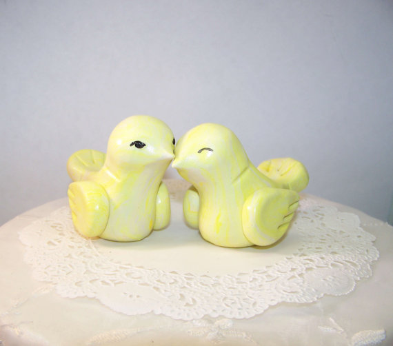 Mariage - Custom Love Bird Wedding Cake Topper Birds - Yellow and White - Fully Customizable - Colors of Choice