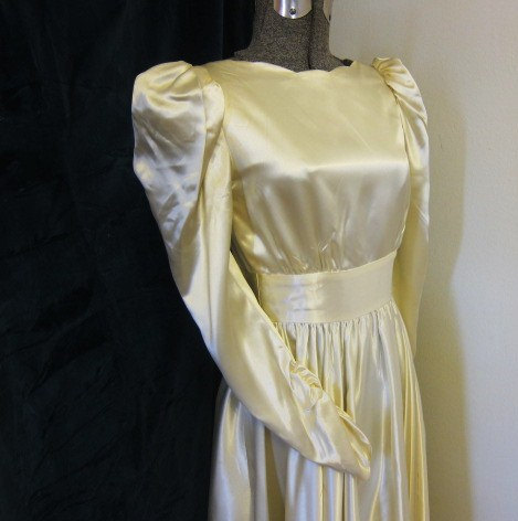 Hochzeit - Vintage SATIN wedding dress 70s does  40s