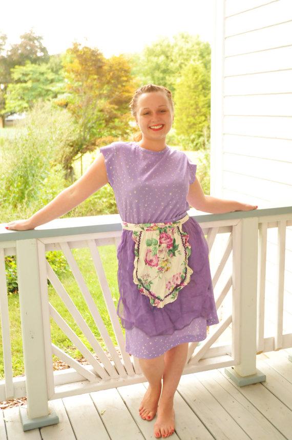 Mariage - Vintage Purple Apron with White Panel Flowers