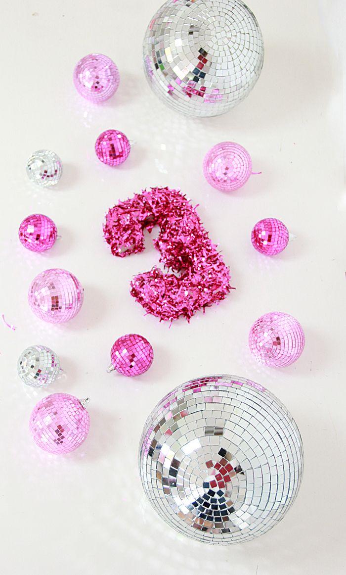 Свадьба - DIY Confetti Number Photo Prop & A Giveaway!!