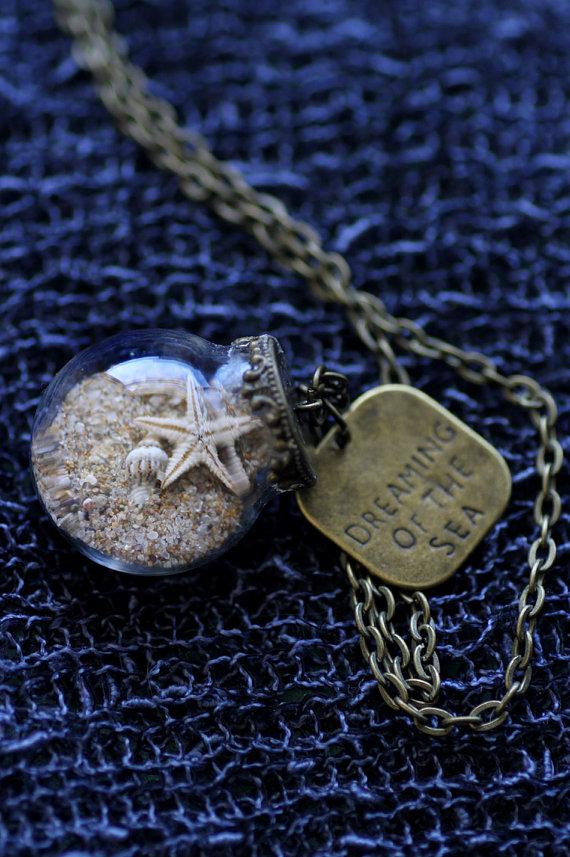 Свадьба - Beach Wedding necklace. Gorgeous bridesmaid jewelry. Beach globe necklace for brides and wedding jewellery.