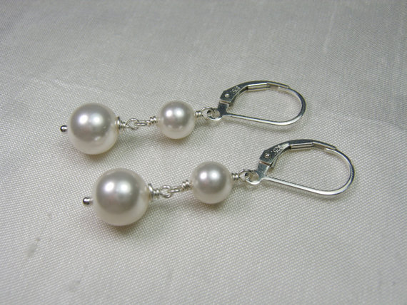 Hochzeit - Pearl Bridesmaid Earrings - Set of 8 Drop Pearl Earrings - Pearl Bridal Jewelry
