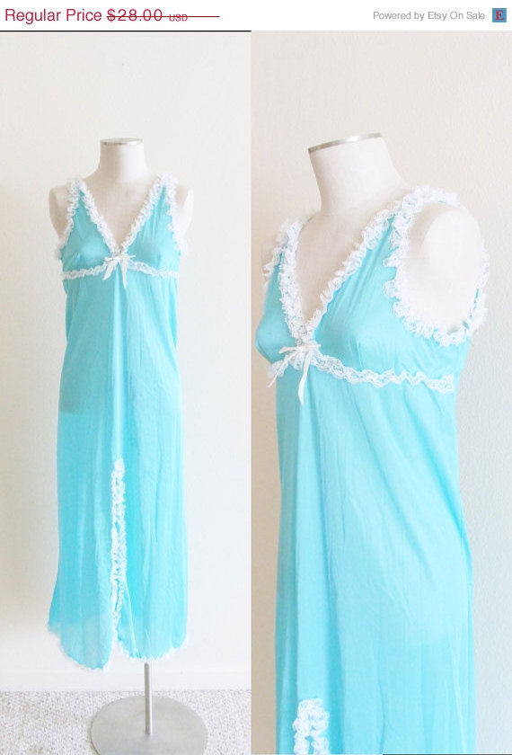 زفاف - 40% OFF SALE Vintage 1960's Lingerie Turquoise Nightgown / Sheer Babydoll Peignoir White Lace Trim / Size Medium