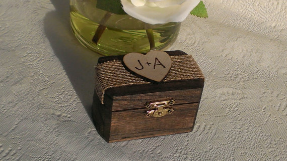 Свадьба - rustic ring box, custom ring bearer box , pillow alternative