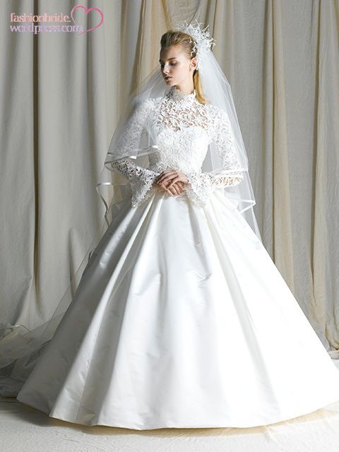 Свадьба - Long Sleeved & 3/4 Length Sleeve Wedding Gown Inspiration