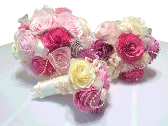 زفاف - Shabby chic pinks, blush and ivory handmade paper Peony bridal party bouquets, Peonies and lace Bouquets, Toss bouquet, Romantic bouquet
