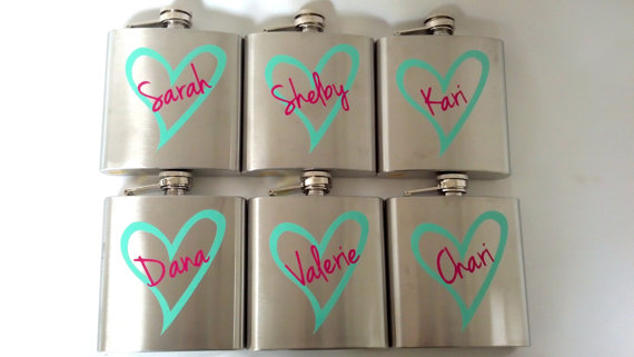 Hochzeit - Bridesmaid flask, 6 ounce, stainless steel personalized flask.  Bridesmaid and Maid of honor gift.  Pink and mint heart design